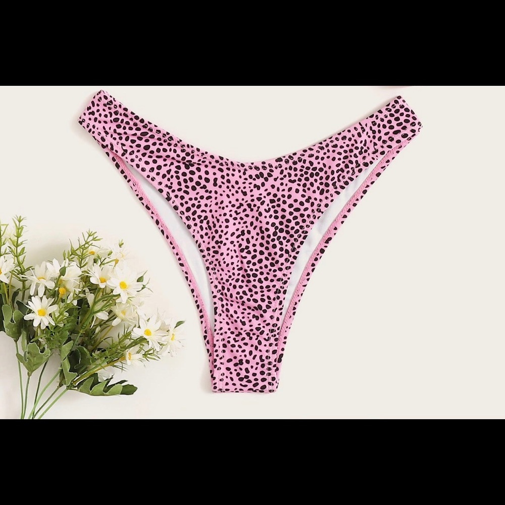 TWO PAIRS OF BIKINI BOTTOMS